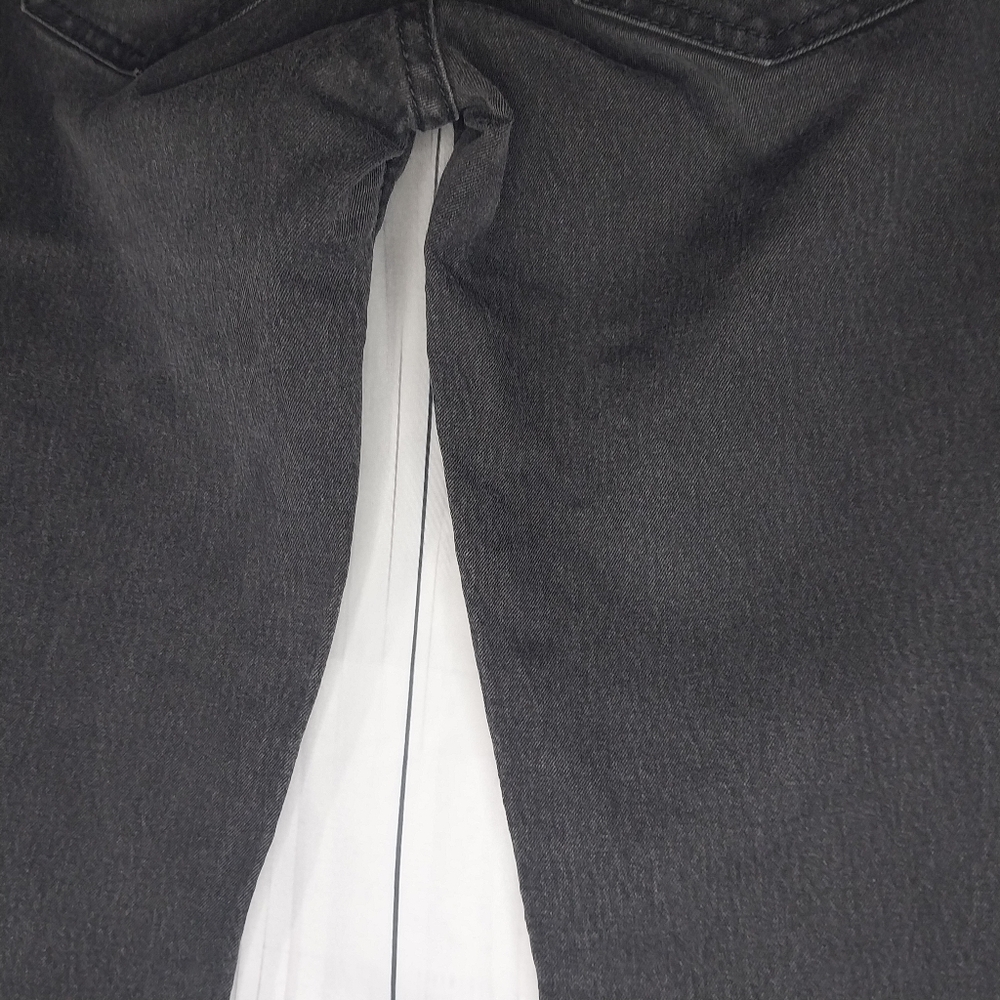 Guess Medium Rise Sarah Fit Faded Black Skinny Jeans - Picture 12 of 15